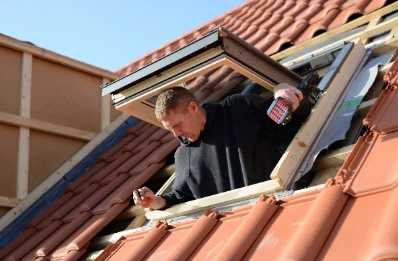 Pose de fenêtres de toit Velux à Savenès